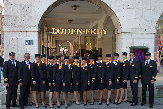 vor der Einkleidung in neue Tracht (Foto: Martin Schmitz)